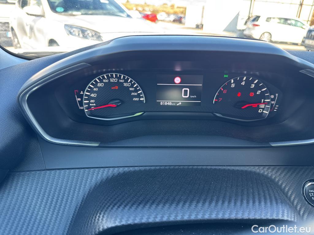  Peugeot  2008 PEUGEOT  / 2019 / 5P / todoterreno Allure BlueHDI 81kW (110CV) #27