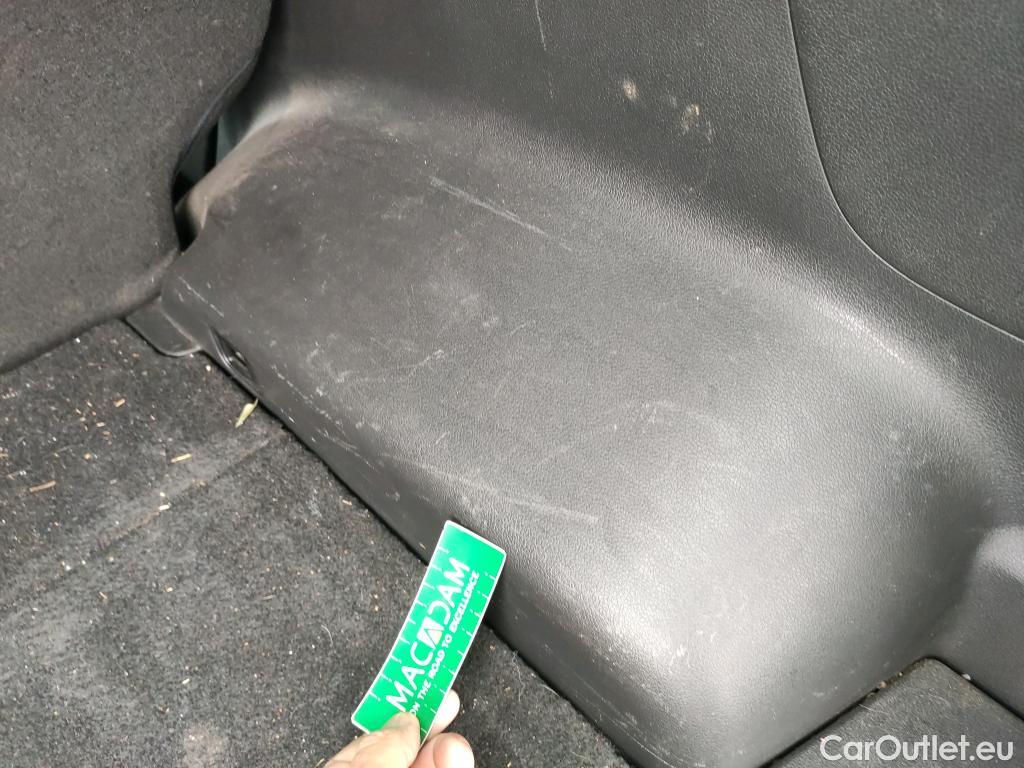  Hyundai  Tucson HYUNDAI  / 2018 / 5P / todoterreno 1.6 CRDI 85kW (116CV) 48V SLE 4X2(SP)(SL) #24