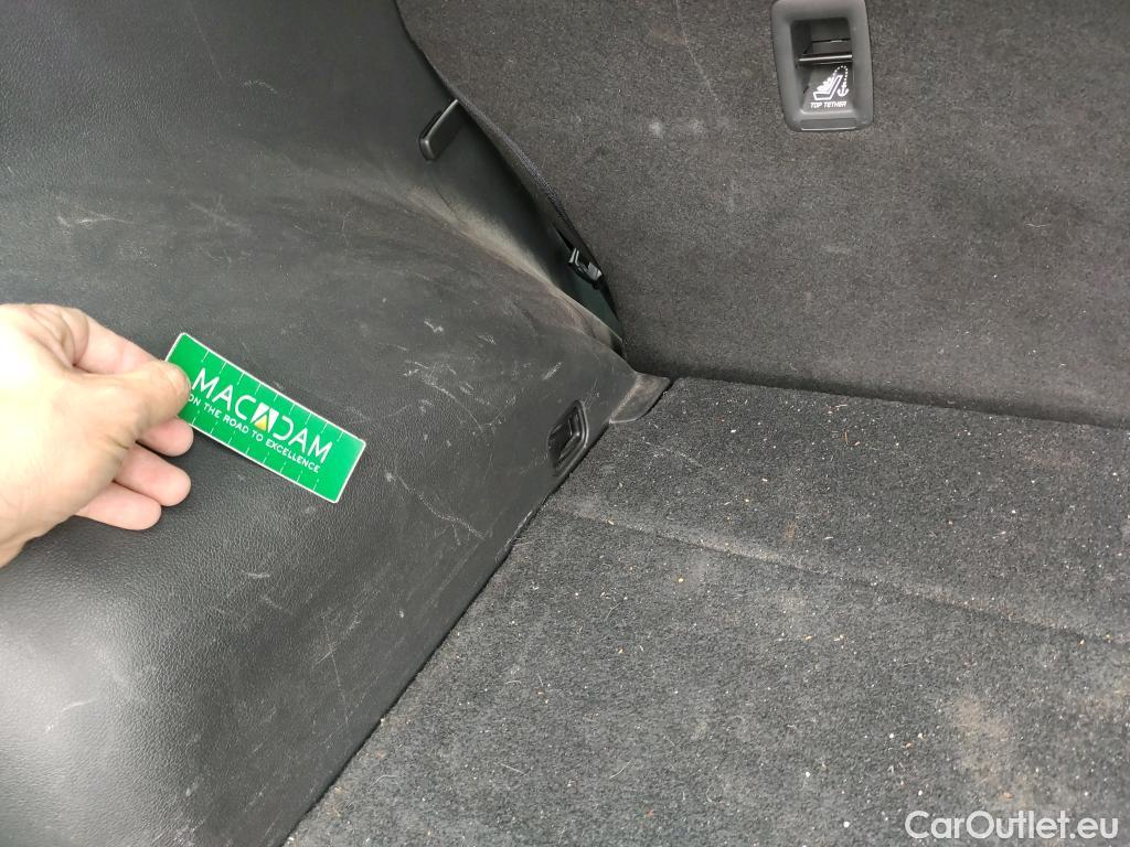  Hyundai  Tucson HYUNDAI  / 2018 / 5P / todoterreno 1.6 CRDI 85kW (116CV) 48V SLE 4X2(SP)(SL) #26