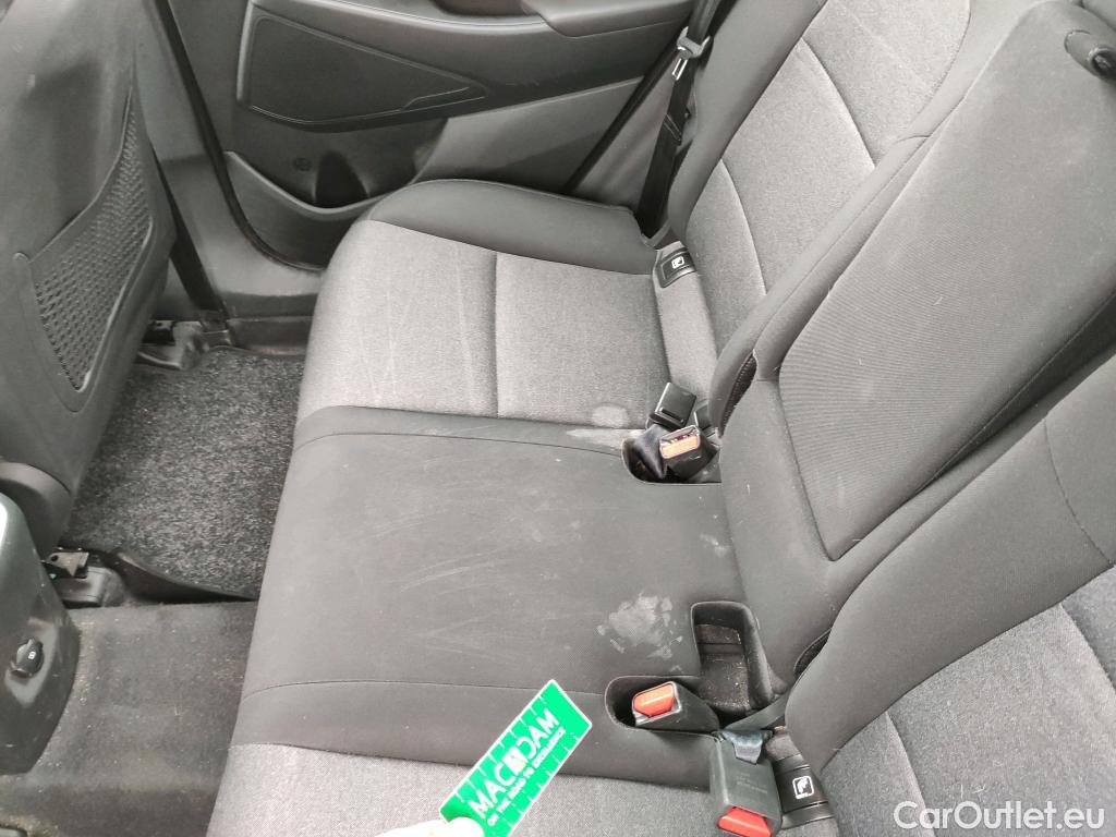  Hyundai  Tucson HYUNDAI  / 2018 / 5P / todoterreno 1.6 CRDI 85kW (116CV) 48V SLE 4X2(SP)(SL) #15