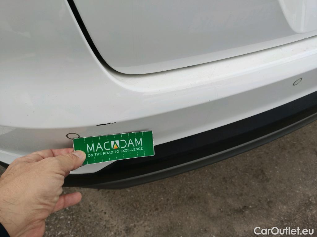  Hyundai  Tucson HYUNDAI  / 2018 / 5P / todoterreno 1.6 CRDI 85kW (116CV) 48V SLE 4X2(SP)(SL) #35