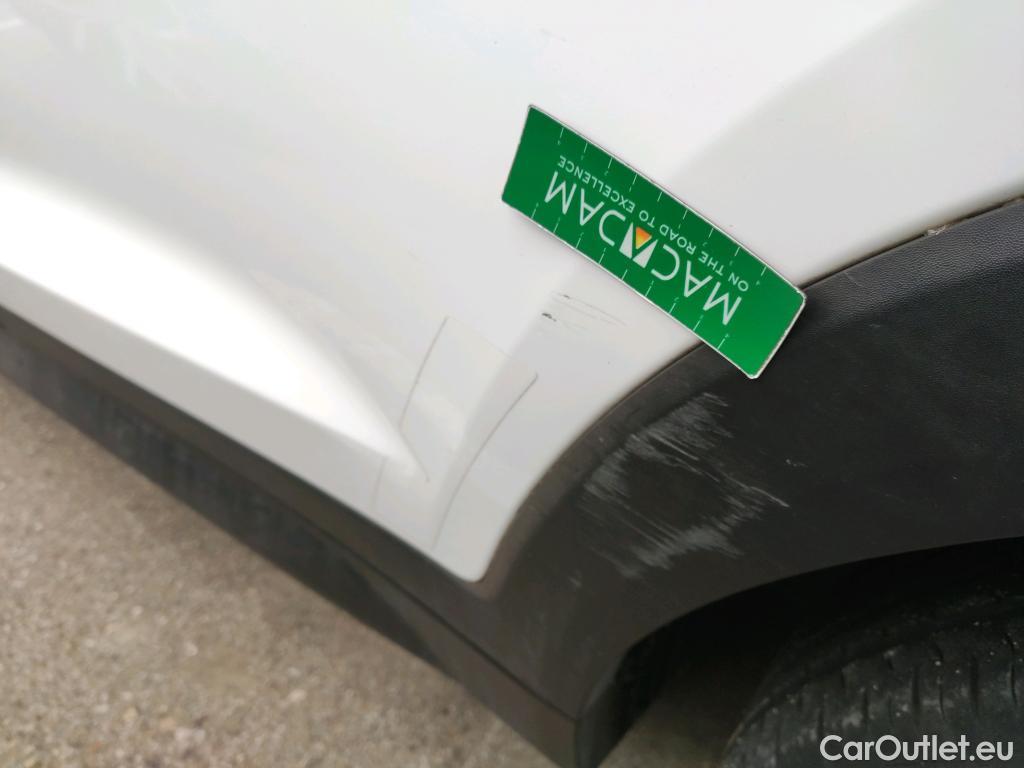  Hyundai  Tucson HYUNDAI  / 2018 / 5P / todoterreno 1.6 CRDI 85kW (116CV) 48V SLE 4X2(SP)(SL) #6