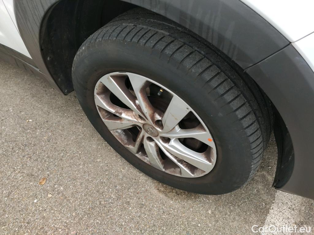  Hyundai  Tucson HYUNDAI  / 2018 / 5P / todoterreno 1.6 CRDI 85kW (116CV) 48V SLE 4X2(SP)(SL) #11