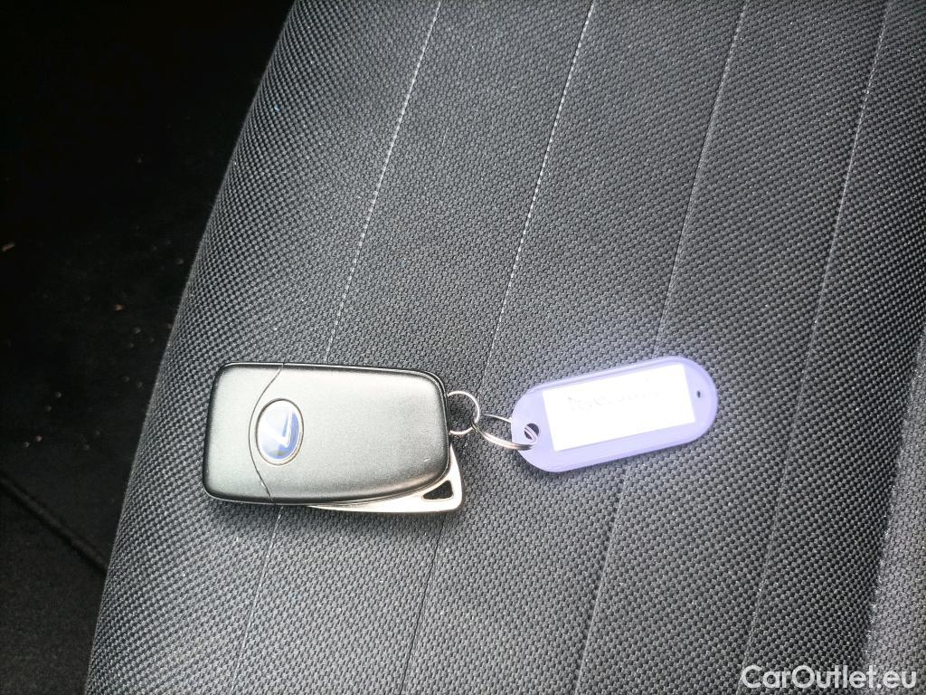  Lexus  IS LEXUS  / 2016 / 4P / sedán 2.5 300h Executive #2