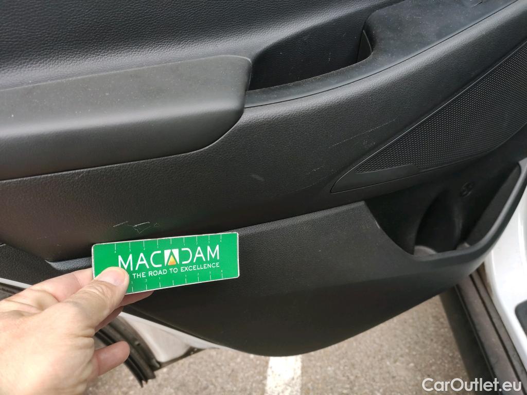  Hyundai  Tucson HYUNDAI  / 2018 / 5P / todoterreno 1.6 CRDI 85kW (116CV) 48V SLE 4X2(SP)(SL) #22