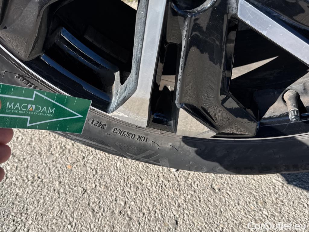  Peugeot  2008 PEUGEOT  / 2019 / 5P / todoterreno Allure BlueHDI 81kW (110CV) #13