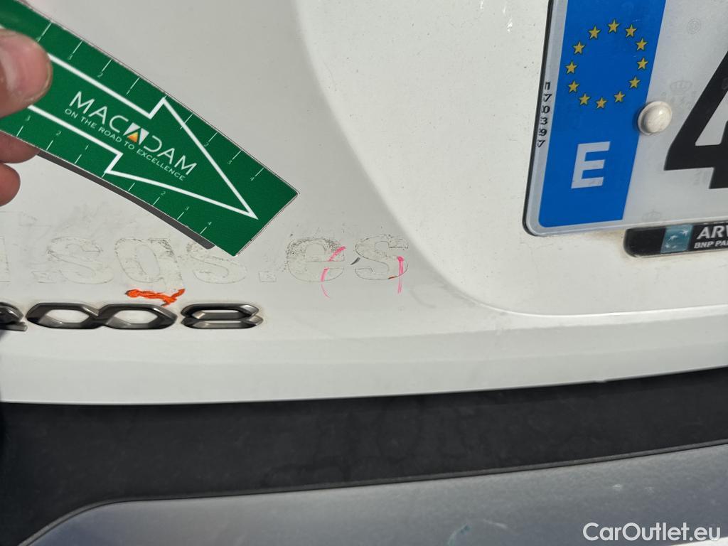  Peugeot  2008 PEUGEOT  / 2019 / 5P / todoterreno Allure BlueHDI 81kW (110CV) #8