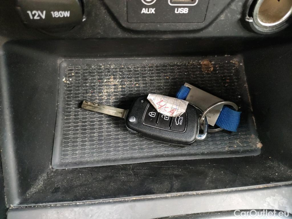  Hyundai  Tucson HYUNDAI  / 2018 / 5P / todoterreno 1.6 CRDI 85kW (116CV) 48V SLE 4X2(SP)(SL) #2