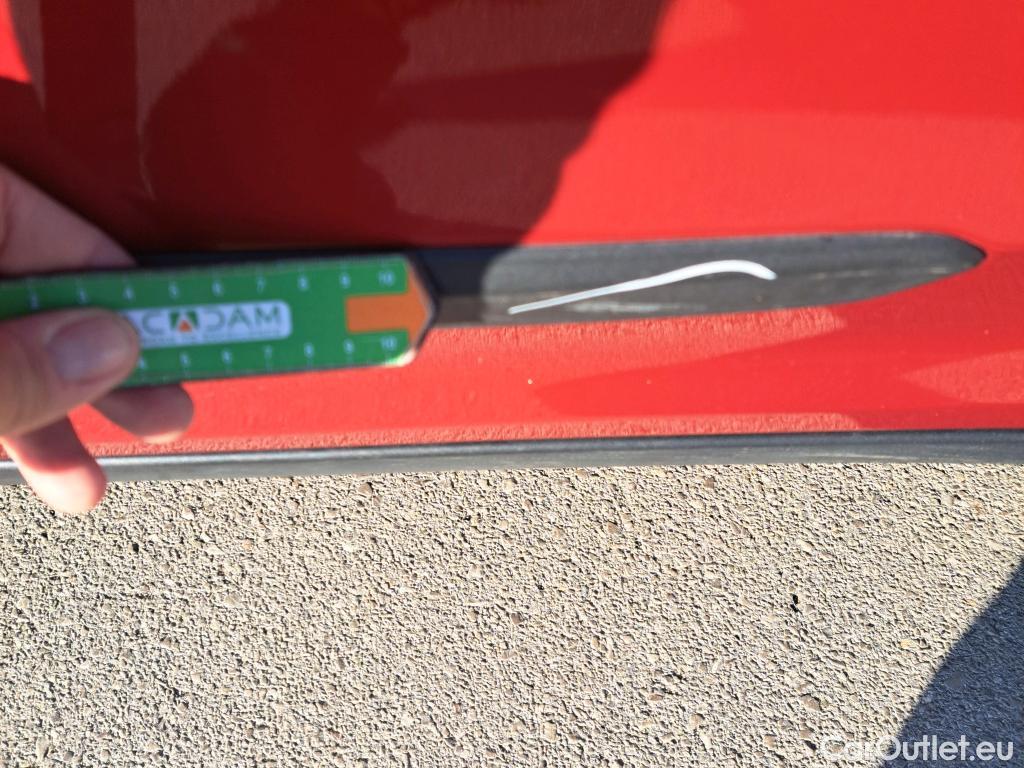  KIA  Niro KIA  / 2019 / 5P / crossover 1.6 GDi HEV 104kW (141CV) Drive #18