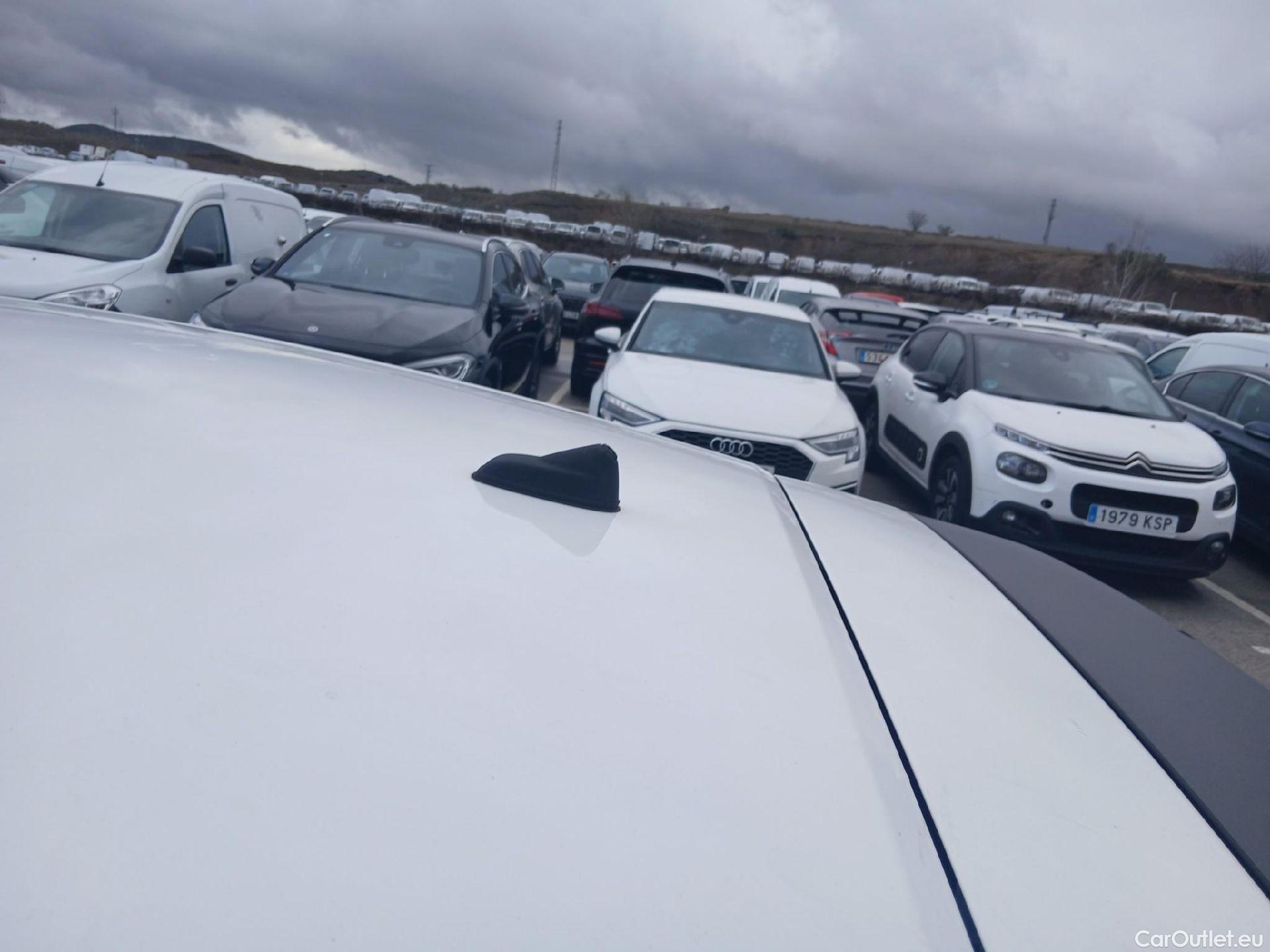  Opel  Corsa OPEL  / 2019 / 5P / berlina con portón 1.2T XHL 74kW (100CV) Edition #19