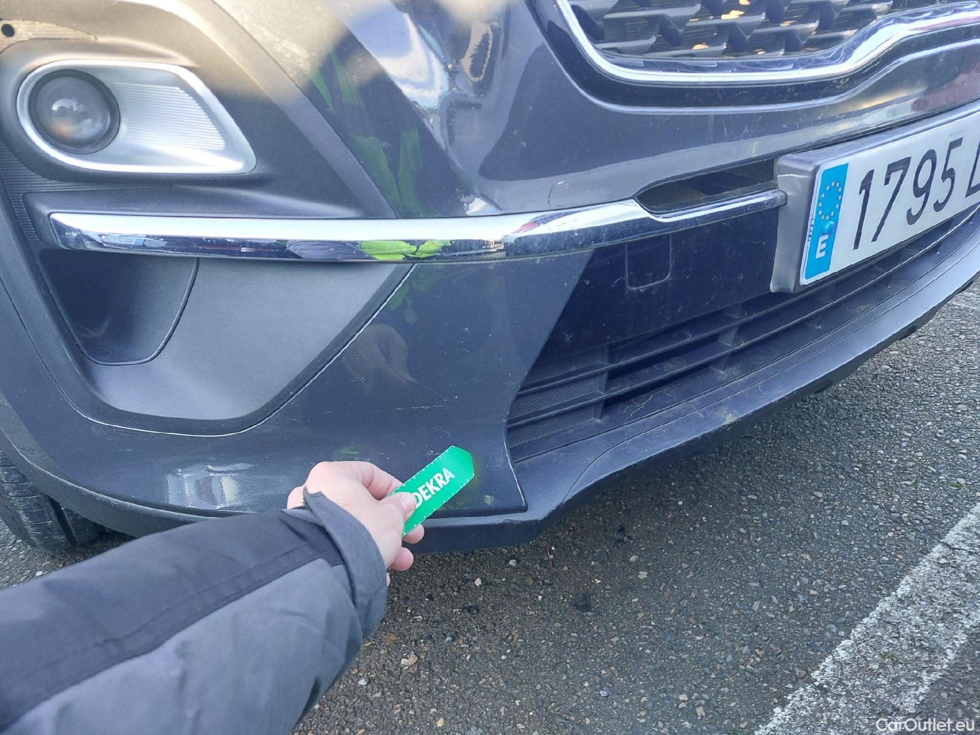  KIA  Sportage KIA  1.6 MHEV Drive 100kW(136CV) 4x2(Crist Tintados)(CX) #4