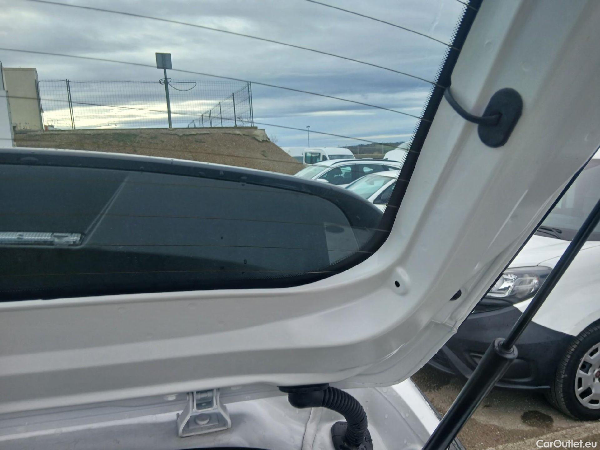  Opel  Corsa OPEL  1.2T XHL 74kW (100CV) Elegance #26