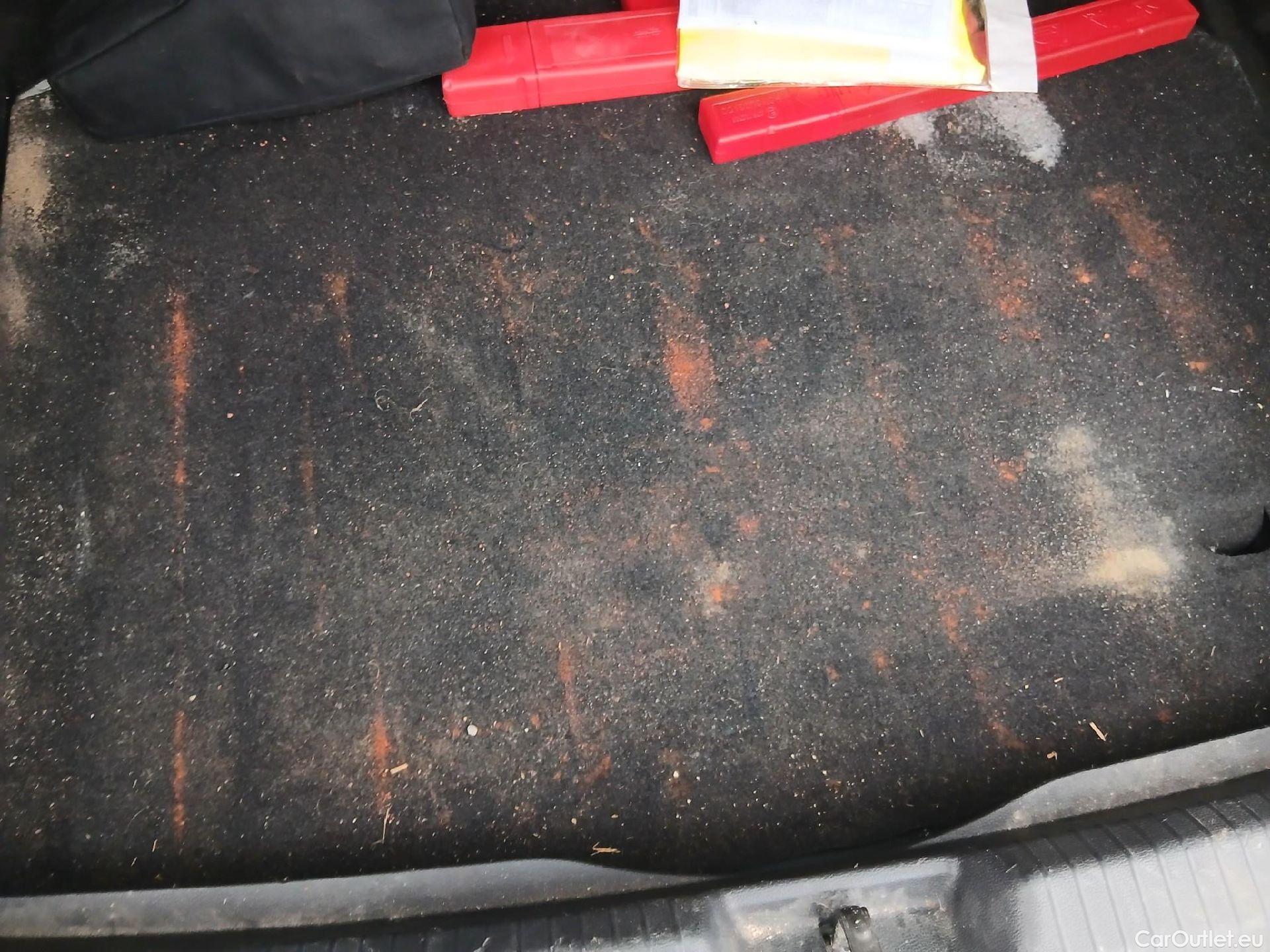  Volkswagen  Golf  VOLKSWAGEN / 2020 / 5P / berlina con portón 2.0 TDI 85kW (115CV) #18