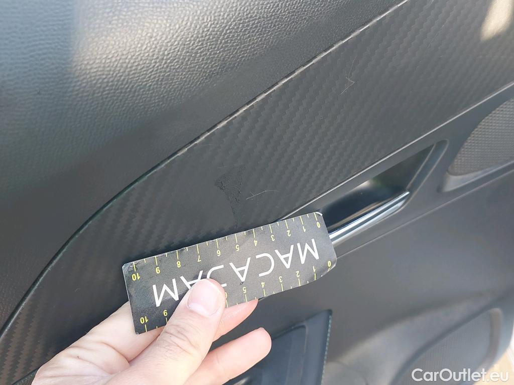  Peugeot  2008 PEUGEOT  / 2019 / 5P / todoterreno Allure BlueHDI 81kW (110CV) #13