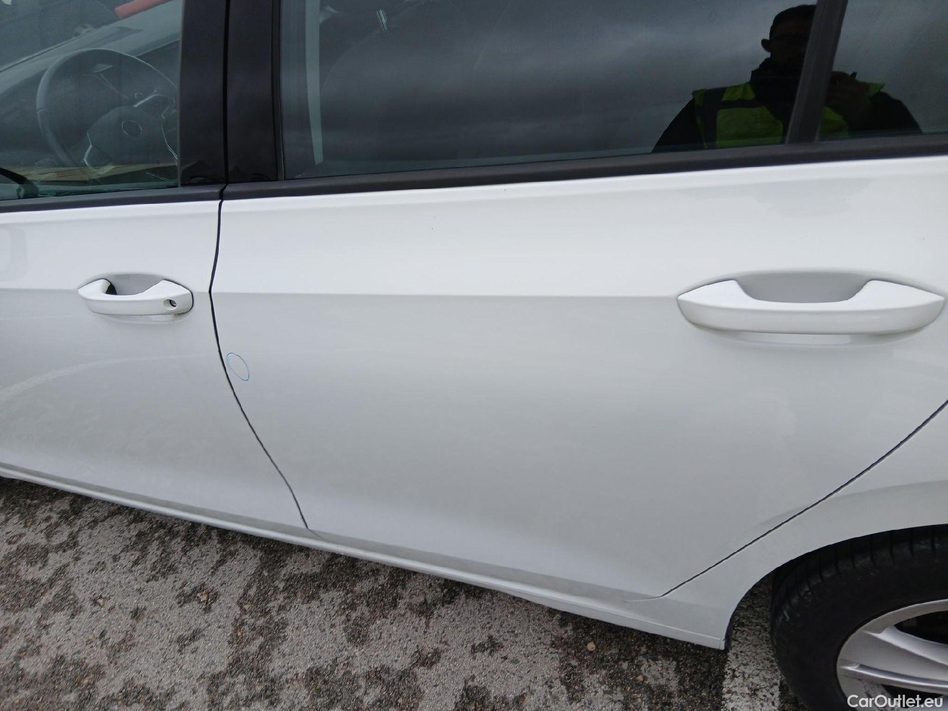  Volkswagen  Golf  VOLKSWAGEN / 2020 / 5P / berlina con portón 2.0 TDI 85kW (115CV) #15