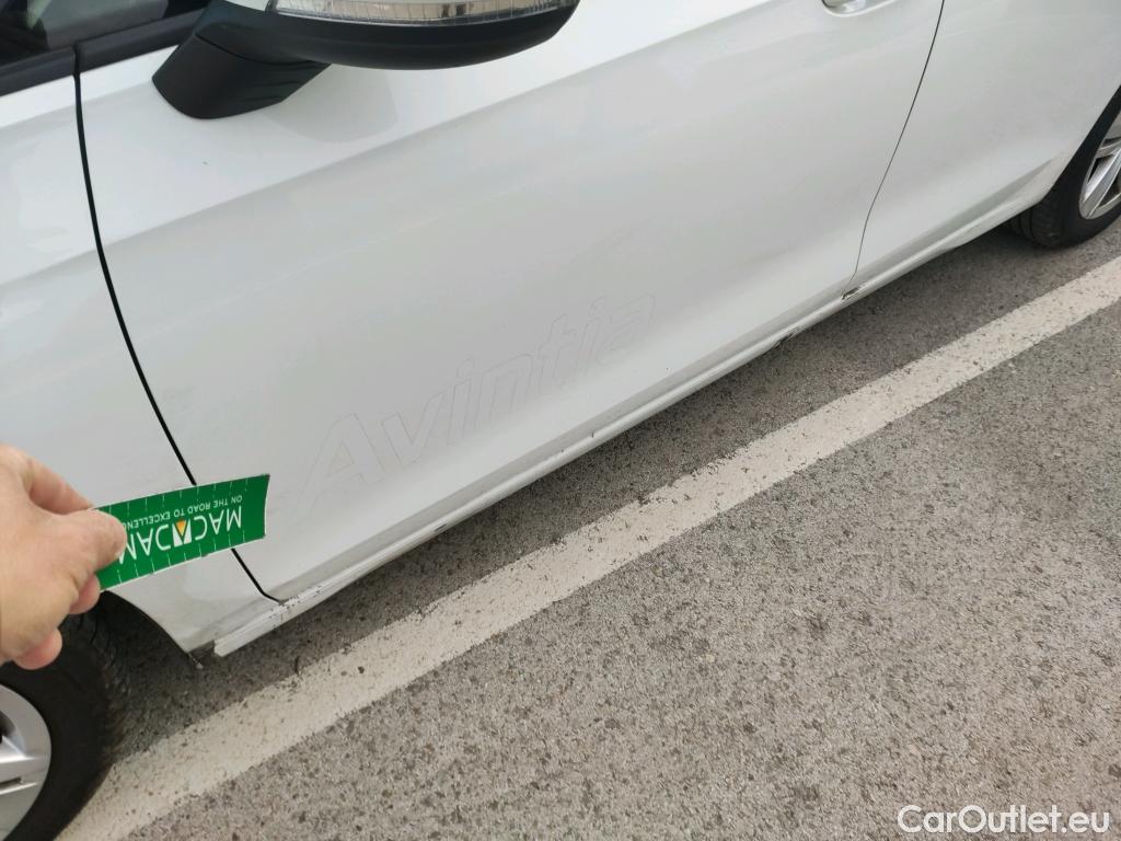  Volkswagen  Golf  VOLKSWAGEN / 2020 / 5P / berlina con portón 2.0 TDI 85kW (115CV) #6