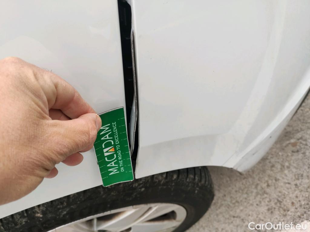  Volkswagen  Golf  VOLKSWAGEN / 2020 / 5P / berlina con portón 2.0 TDI 85kW (115CV) #5