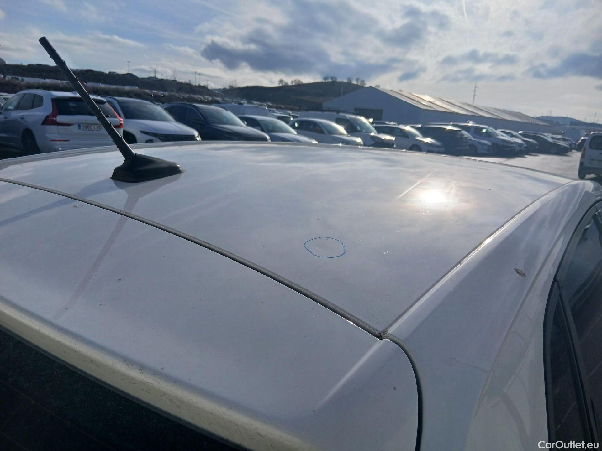  Volkswagen  Polo VOLKSWAGEN  / 2021 / 5P / berlina con portón Life 1.0 TSI 70kW (95CV) #19