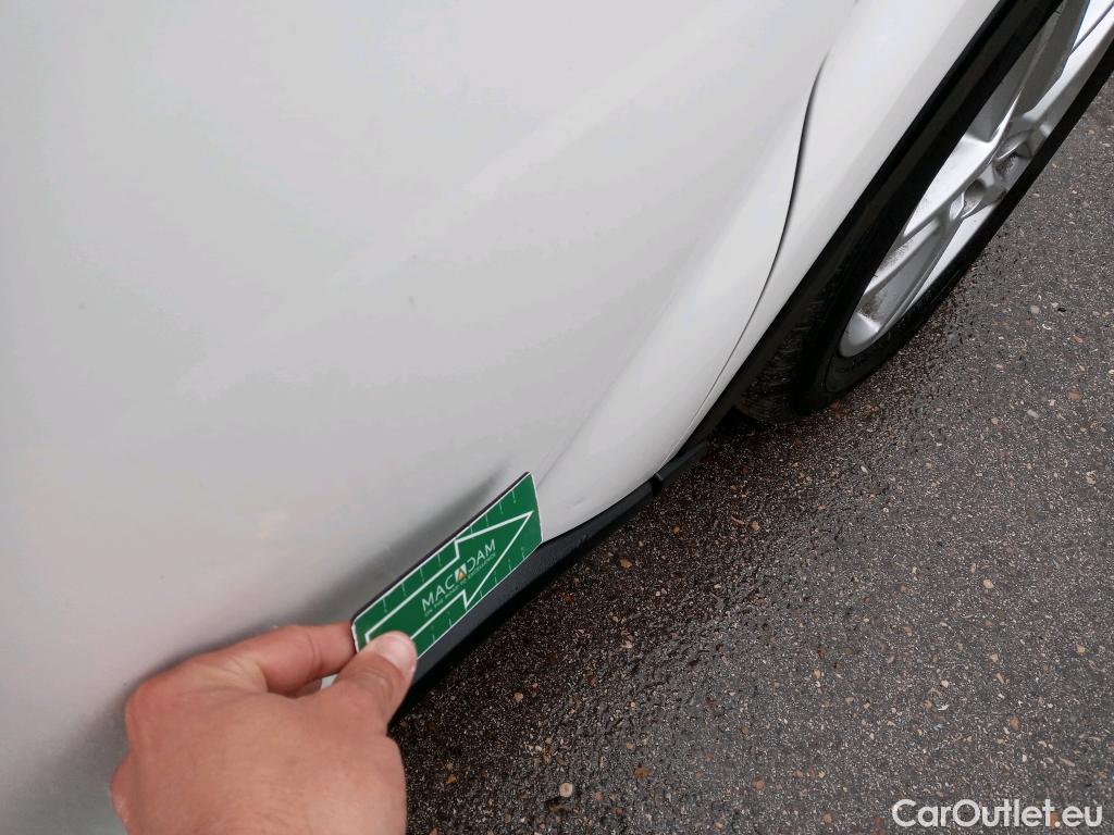  Toyota  C-HR TOYOTA  / 2019 / 5P / todoterreno 1.8 125H Active #18