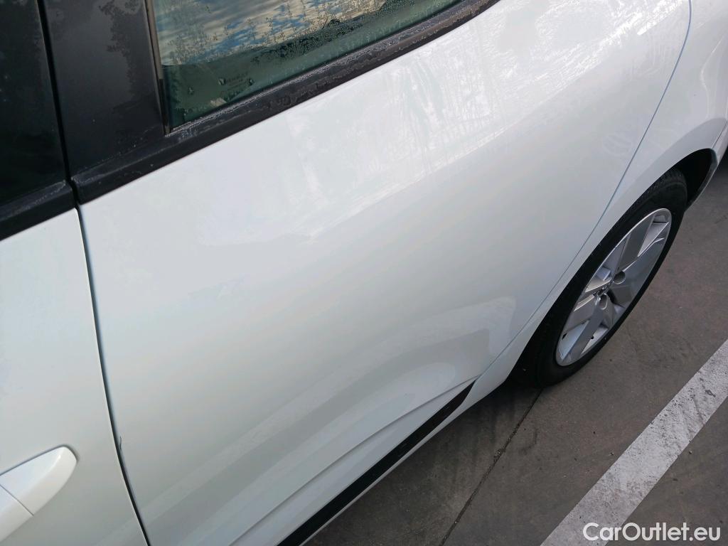  Renault  Clio RENAULT  / 2019 / 5P / berlina con portón Intens TCe 74 kW (100CV) GLP #20