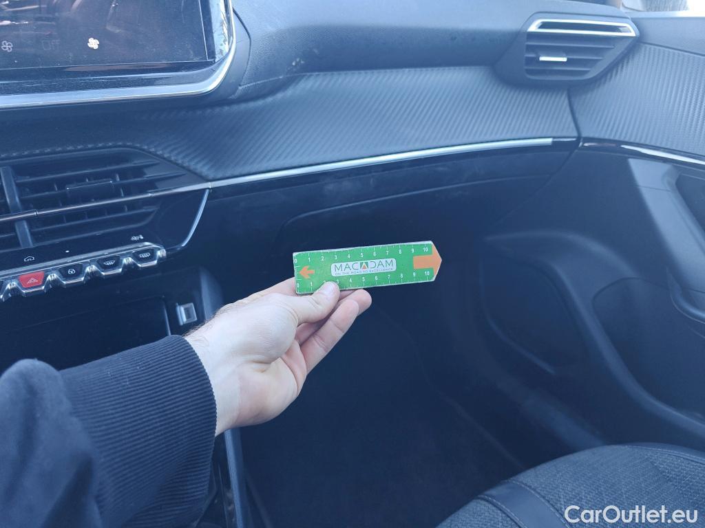  Peugeot  2008 PEUGEOT  / 2023 / 5P / todoterreno Style Gasolina 100 S&S 6 Vel. MAN(SP) #12