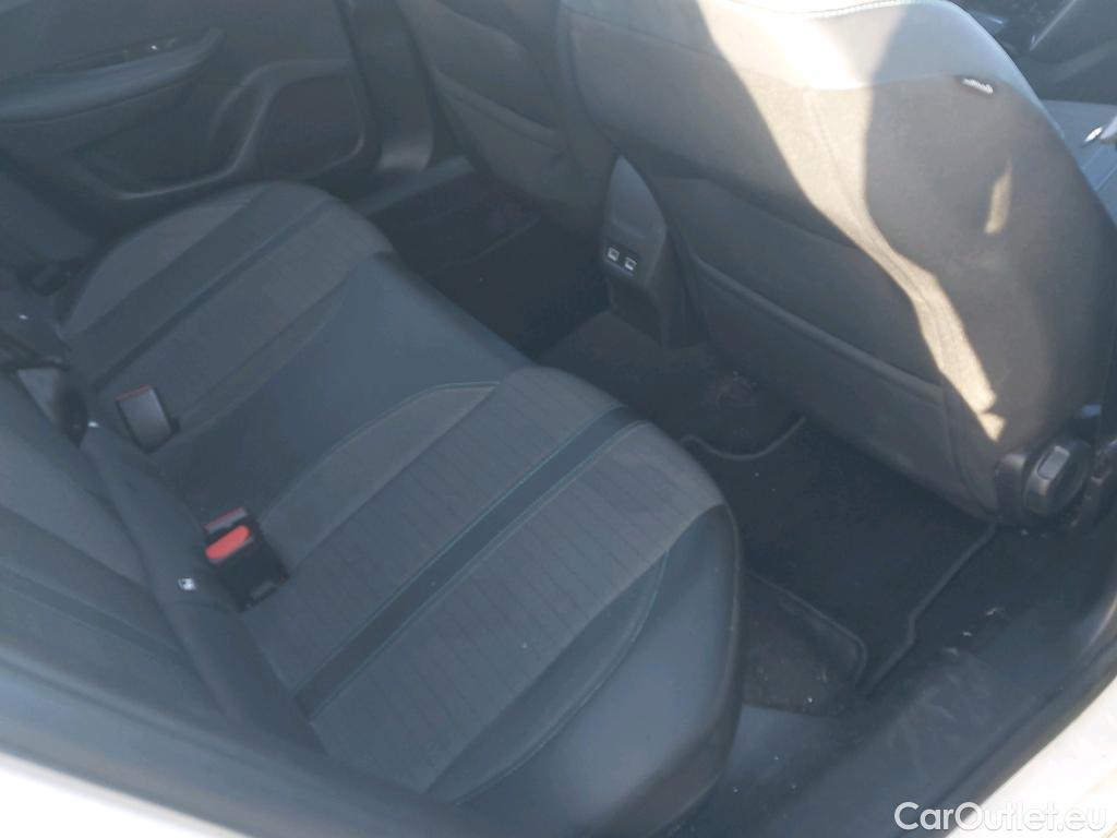  Peugeot  2008 PEUGEOT  / 2019 / 5P / todoterreno Allure BlueHDI 81kW (110CV) #22