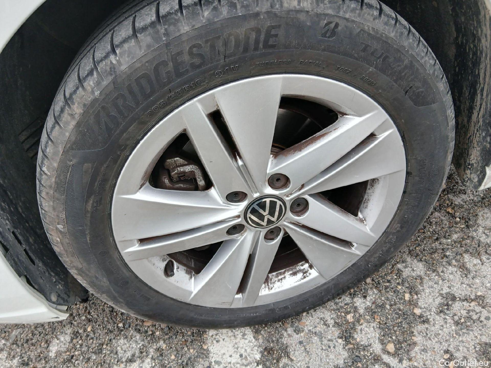  Volkswagen  Golf  VOLKSWAGEN / 2020 / 5P / berlina con portón 2.0 TDI 85kW (115CV) #9