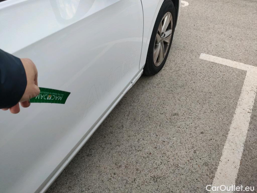  Volkswagen  Golf  VOLKSWAGEN / 2020 / 5P / berlina con portón 2.0 TDI 85kW (115CV) #8