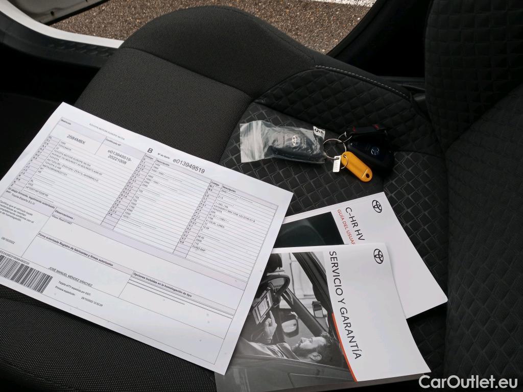  Toyota  C-HR TOYOTA  / 2019 / 5P / todoterreno 1.8 125H Active #3