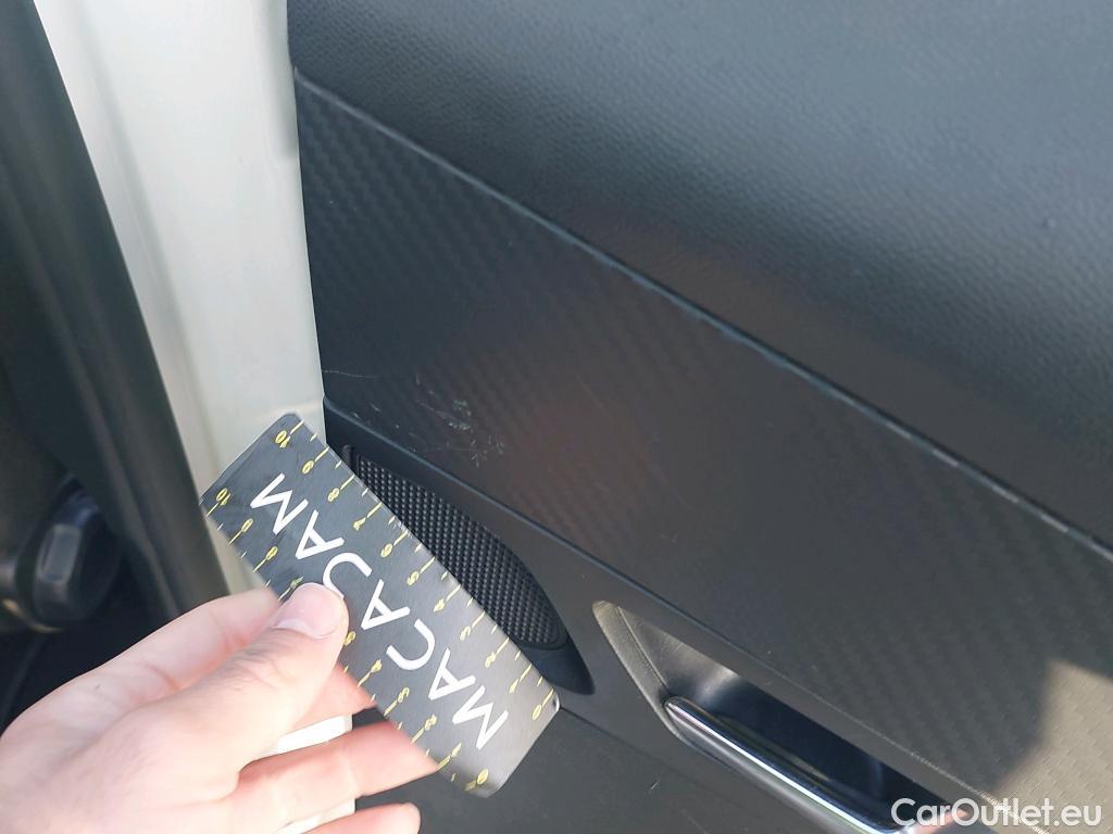  Peugeot  2008 PEUGEOT  / 2019 / 5P / todoterreno Allure BlueHDI 81kW (110CV) #11