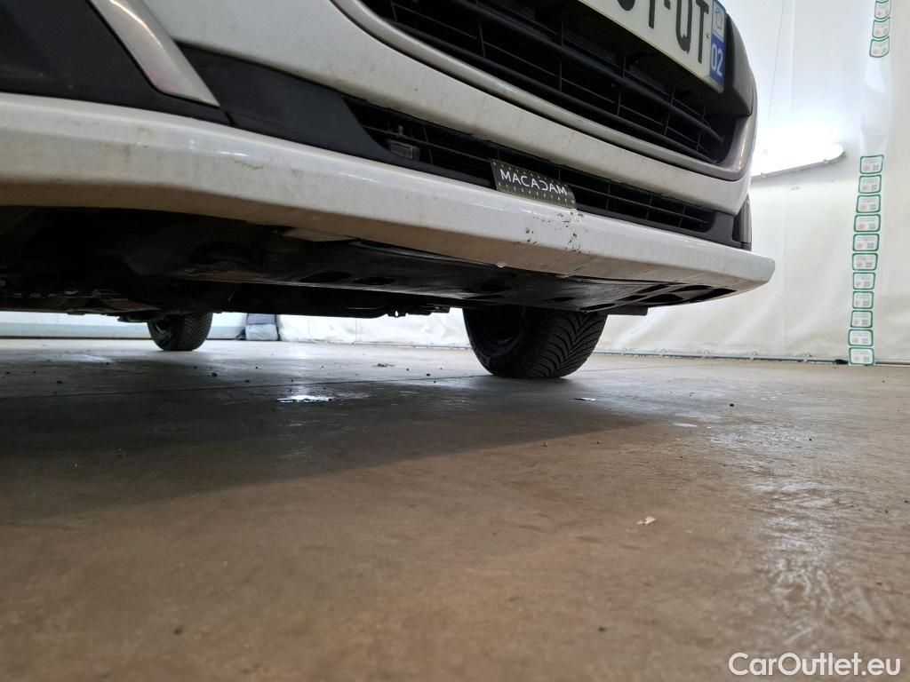  Peugeot  208  Affaire Premium 1.2 PureTech 80CV BVM5 E6 #6