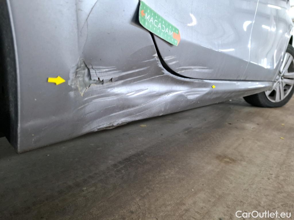  Peugeot  208  Signature 1.2 PureTech 80CV BVM5 E6dT #1