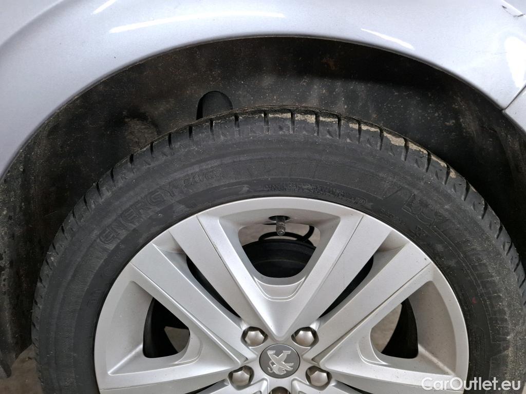  Peugeot  208  Signature 1.2 PureTech 80CV BVM5 E6dT #27