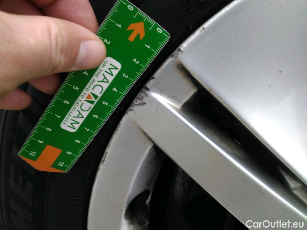  Volkswagen  Golf  VOLKSWAGEN SW / 2020 / 5P / Break 2.0 TDI SCR 115 BVM6 Life Business #25