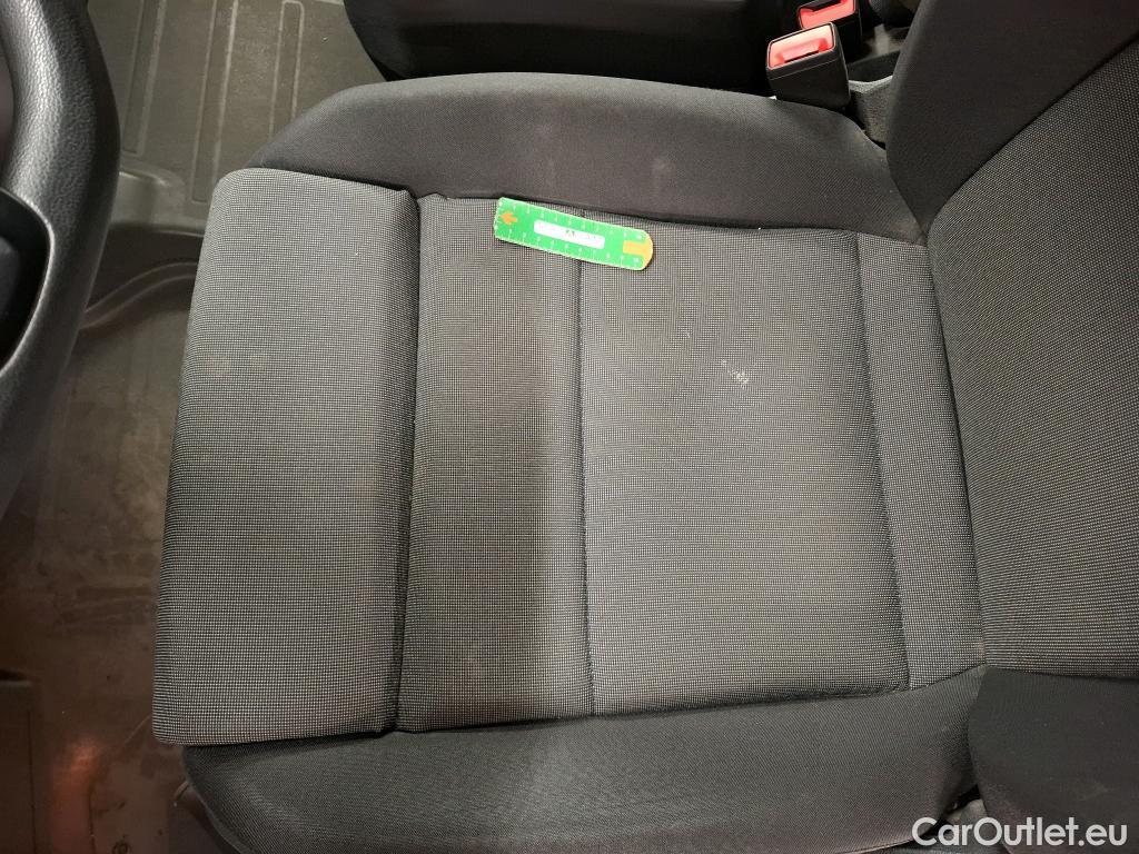  Volkswagen  Crafter VOLKSWAGEN  VU 4p Fourgon 2.0TDI 140 30 L3H3 Business Line Plus #6