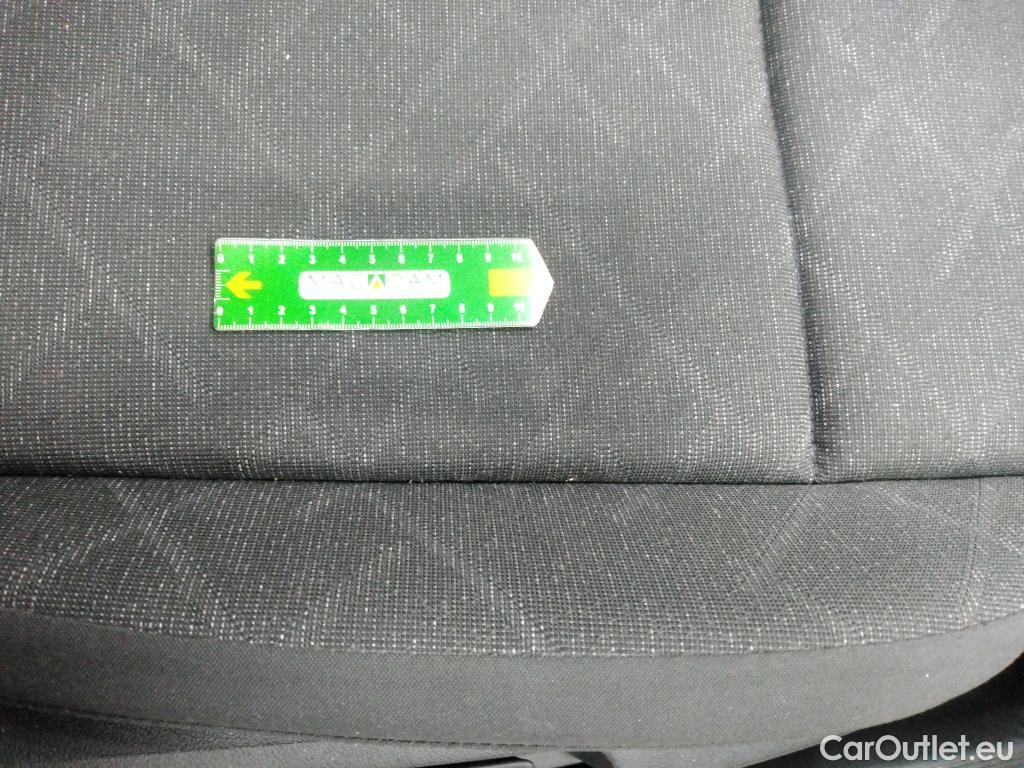  Volkswagen  Golf  VOLKSWAGEN SW / 2020 / 5P / Break 2.0 TDI SCR 115 BVM6 Life Business #37