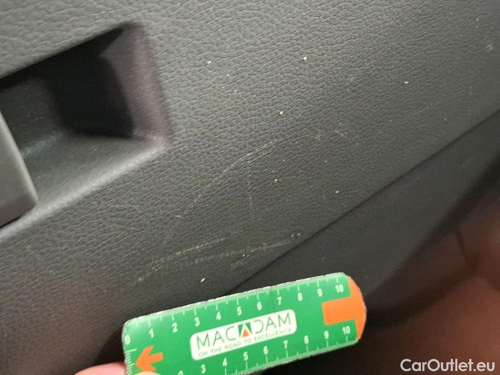  Volkswagen  Crafter VOLKSWAGEN  VU 4p Fourgon 2.0TDI 140 30 L3H3 Business Line Plus #2