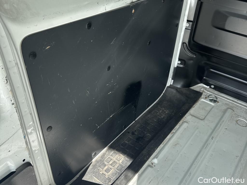  Opel  Vivaro OPEL  / 2019 / 4P / furgón 2.0 Diésel 88kW (120CV) L Inc. Select #35