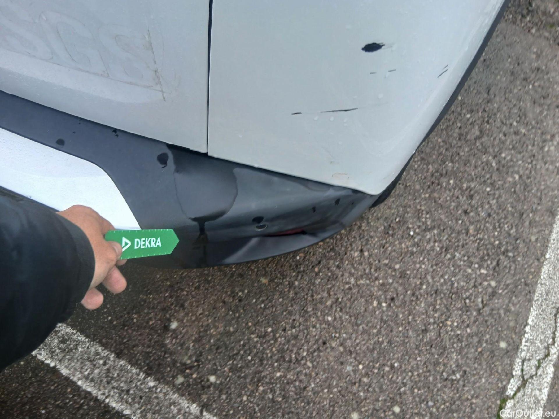  Peugeot  2008 PEUGEOT  / 2019 / 5P / todoterreno Allure BlueHDI 81kW (110CV) #20