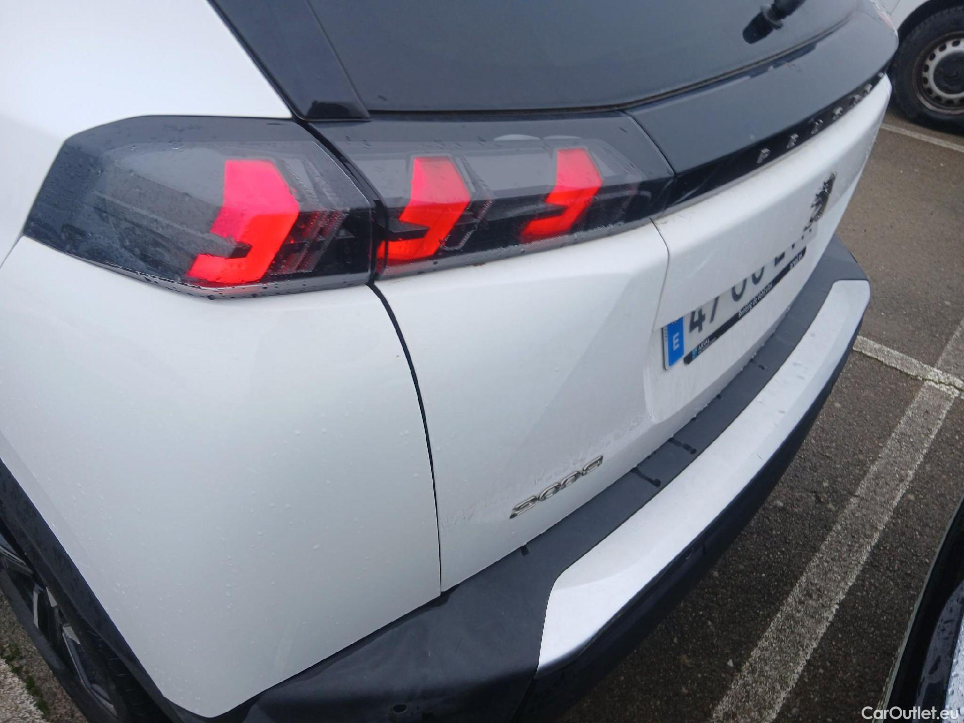  Peugeot  2008 PEUGEOT  / 2019 / 5P / todoterreno Allure BlueHDI 81kW (110CV) #16