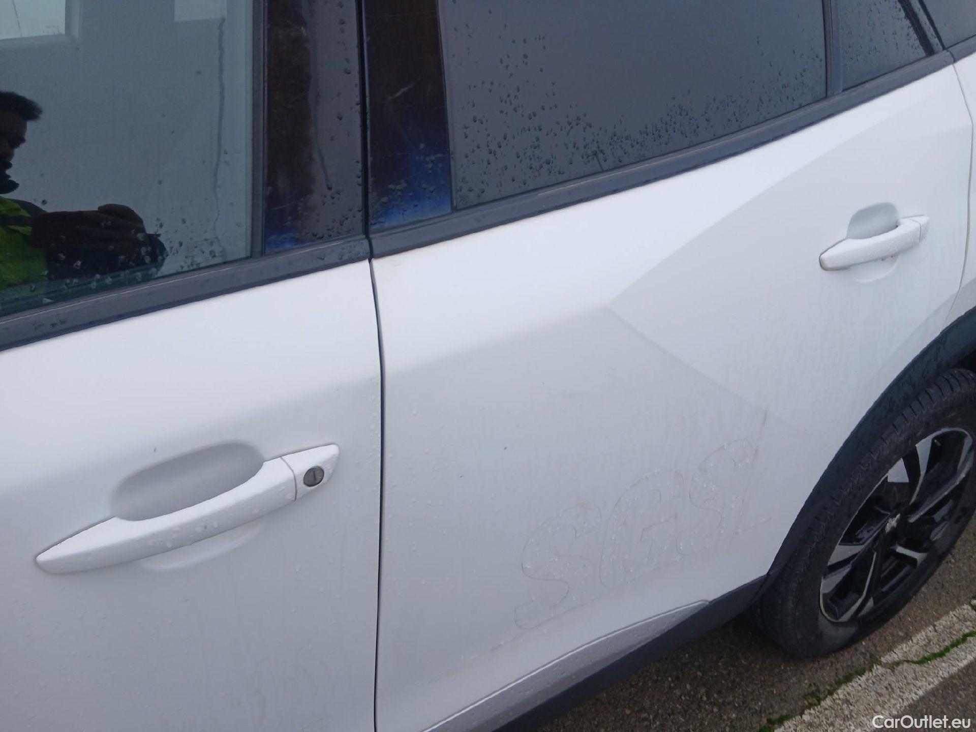  Peugeot  2008 PEUGEOT  / 2019 / 5P / todoterreno Allure BlueHDI 81kW (110CV) #10