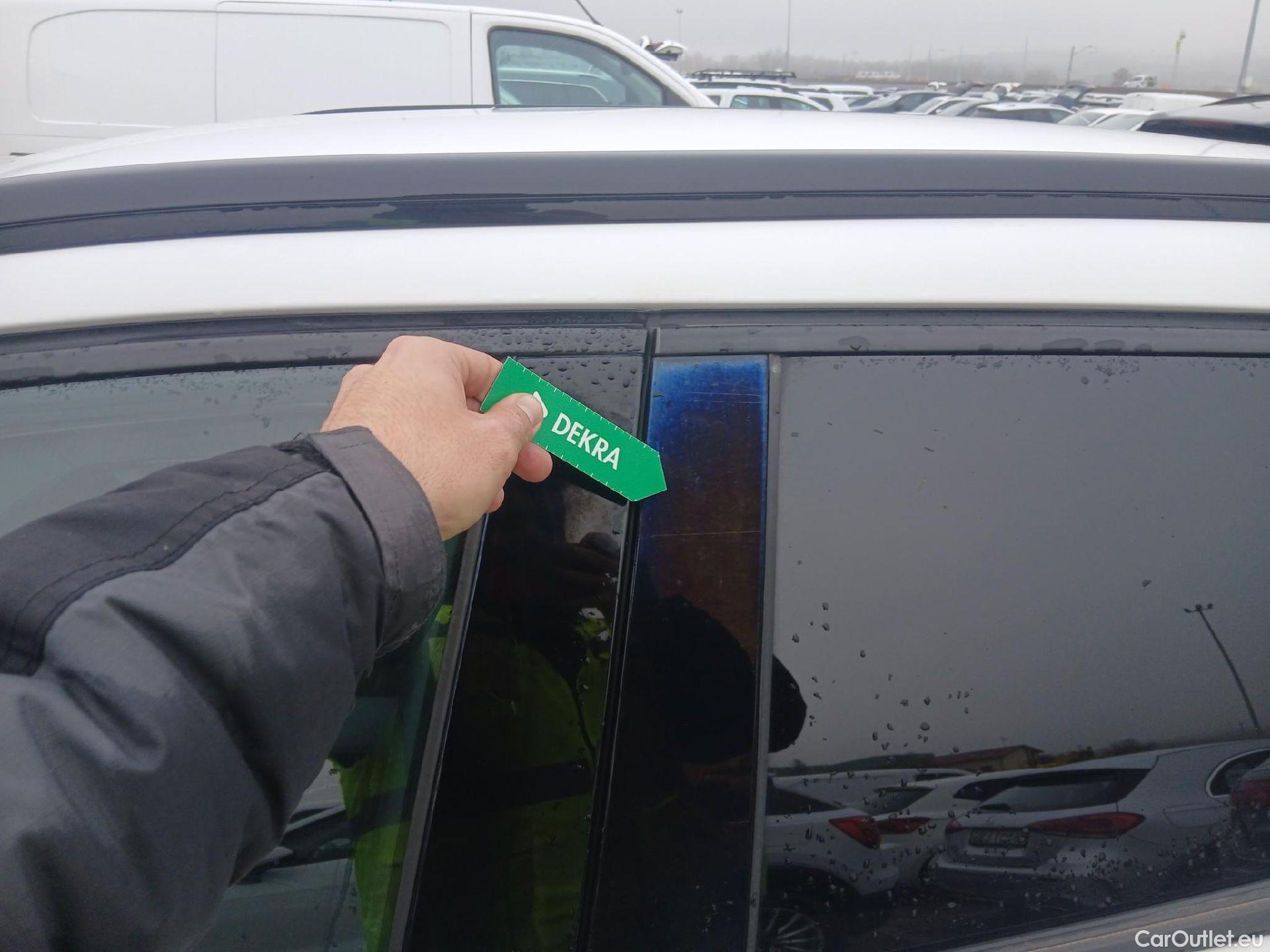  Peugeot  2008 PEUGEOT  / 2019 / 5P / todoterreno Allure BlueHDI 81kW (110CV) #14