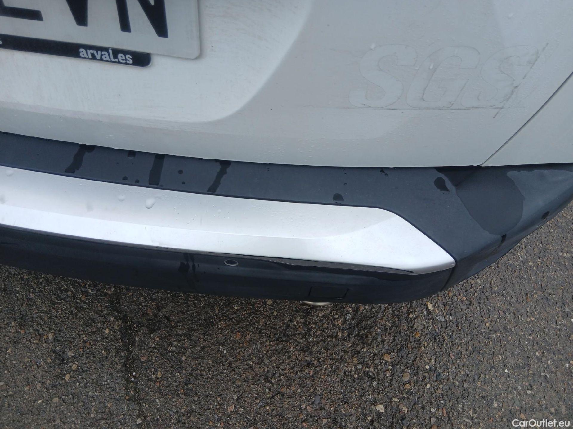  Peugeot  2008 PEUGEOT  / 2019 / 5P / todoterreno Allure BlueHDI 81kW (110CV) #27