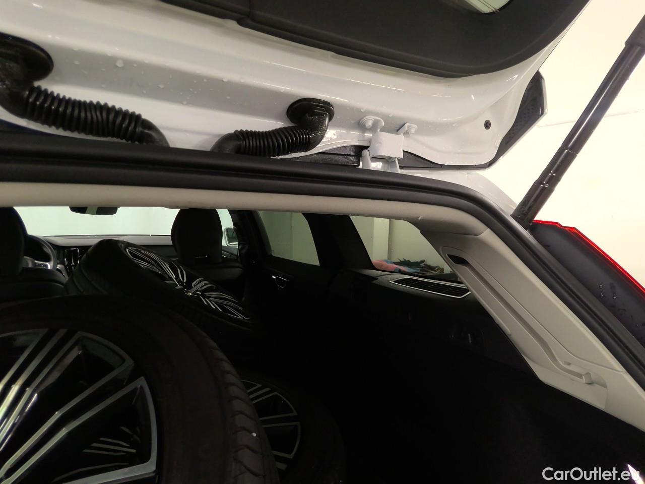  Volvo  V60  T6 AWD Inscript.Exp.Aut #2