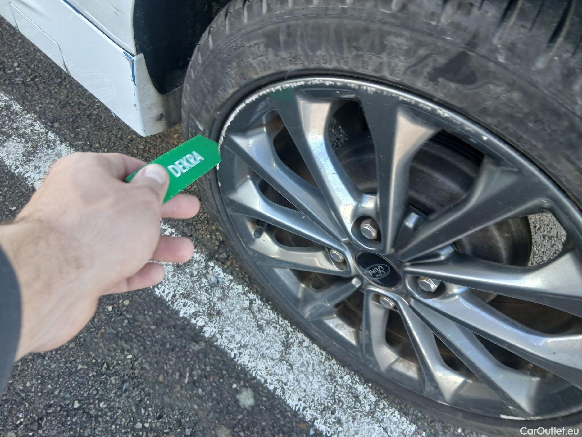  Ford  Fiesta FORD  3p 6G berlina con portón 1.5 TDCi 70kW (95CV) ST-Line 3p #20