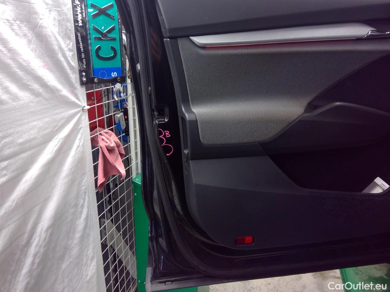  Skoda  ENYAQ  iV80 5d #3