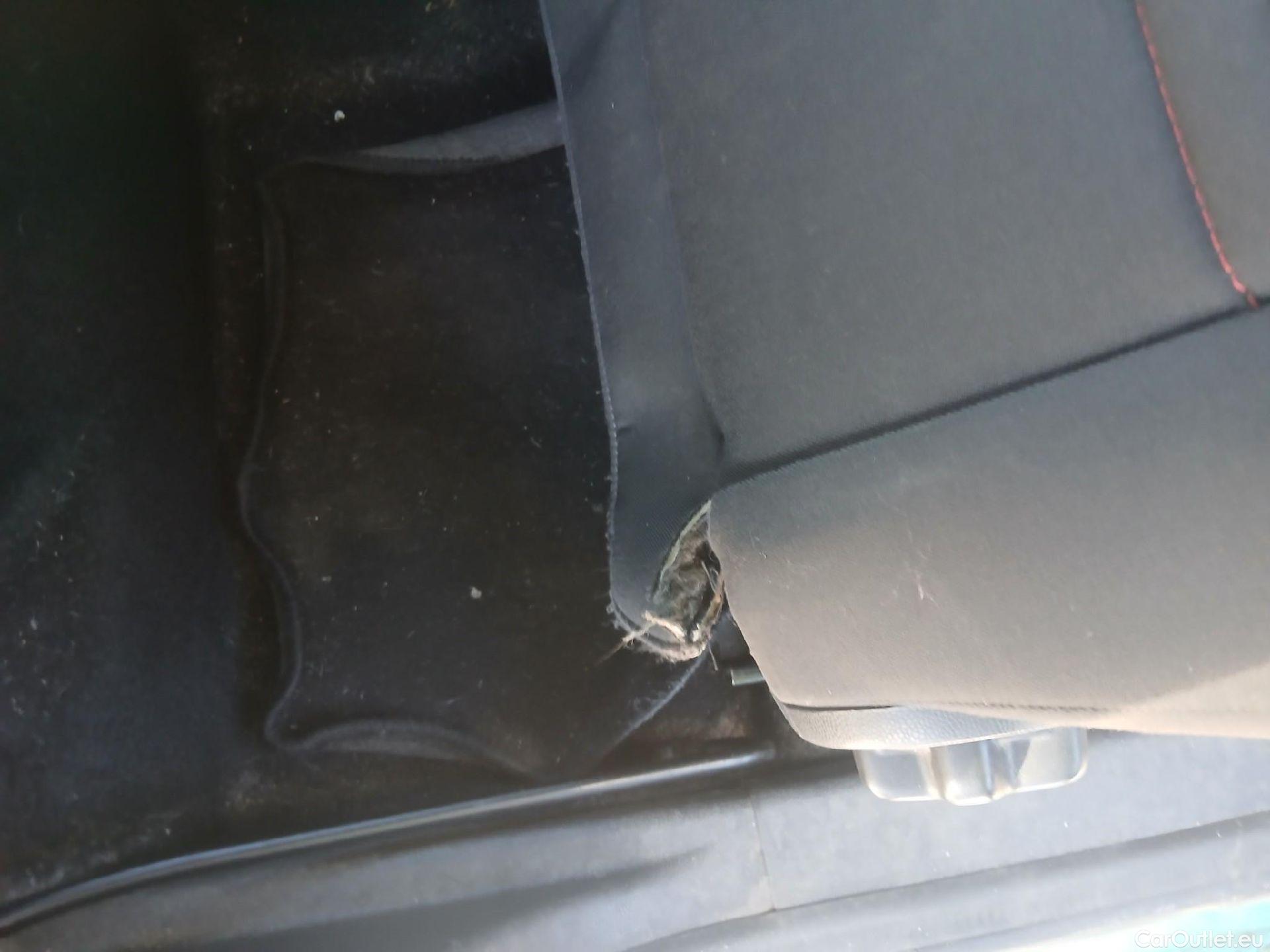  Ford  Fiesta FORD  3p 6G berlina con portón 1.5 TDCi 70kW (95CV) ST-Line 3p #42