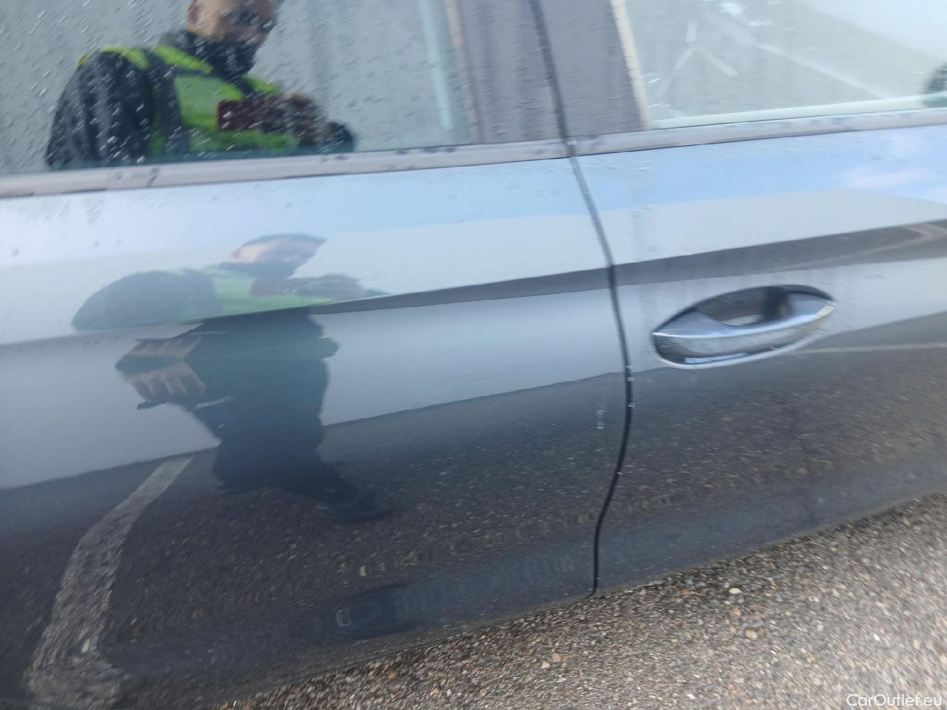  Land Rover  Discovery SEAT Nuevo León / 2020 / 5P / berlina con portón 2.0 TDI 85kW S&S Style Go (AC4) #28