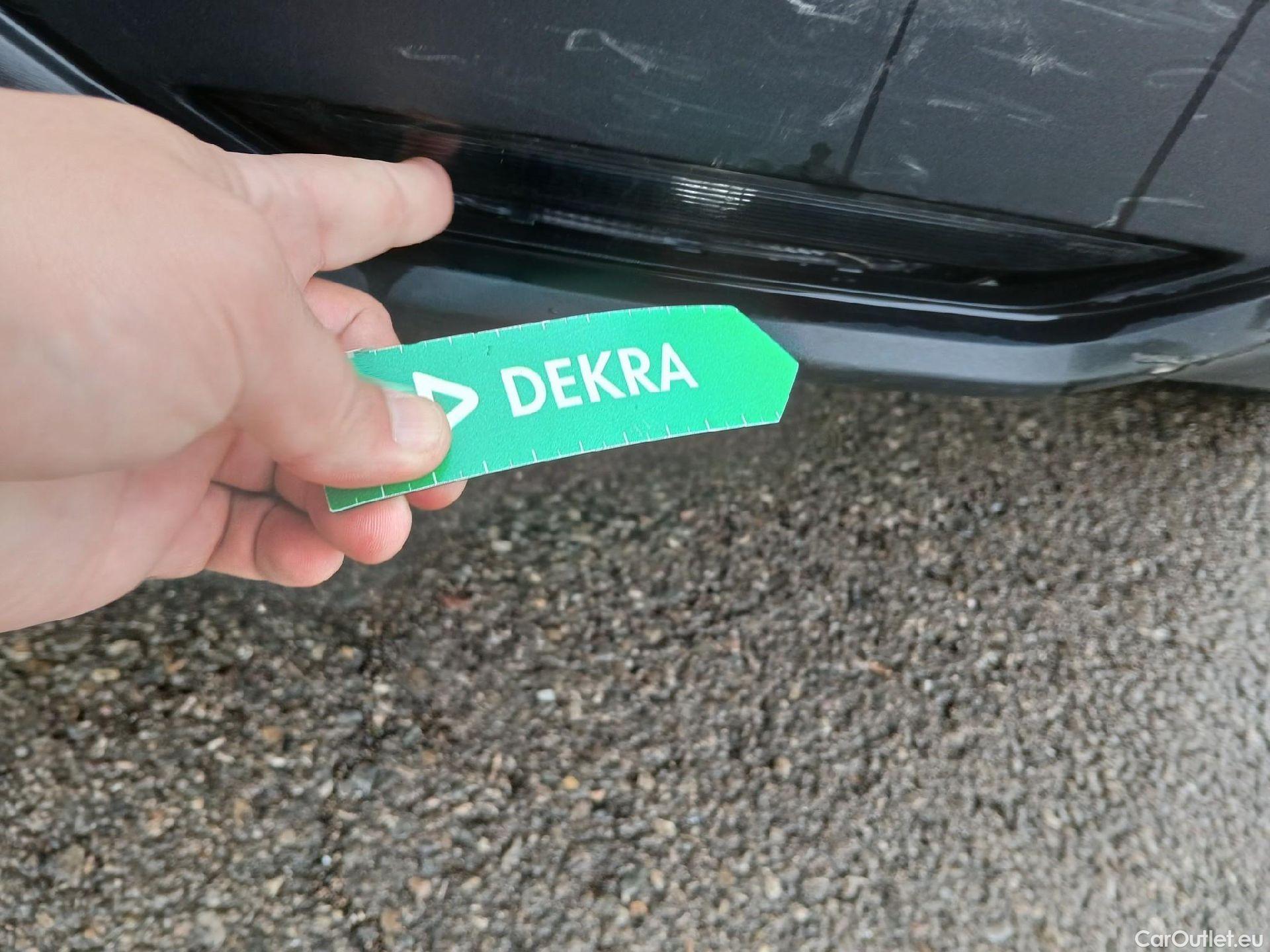  Toyota  C-HR TOYOTA  / 2019 / 5P / todoterreno 2.0 180H Advance #33