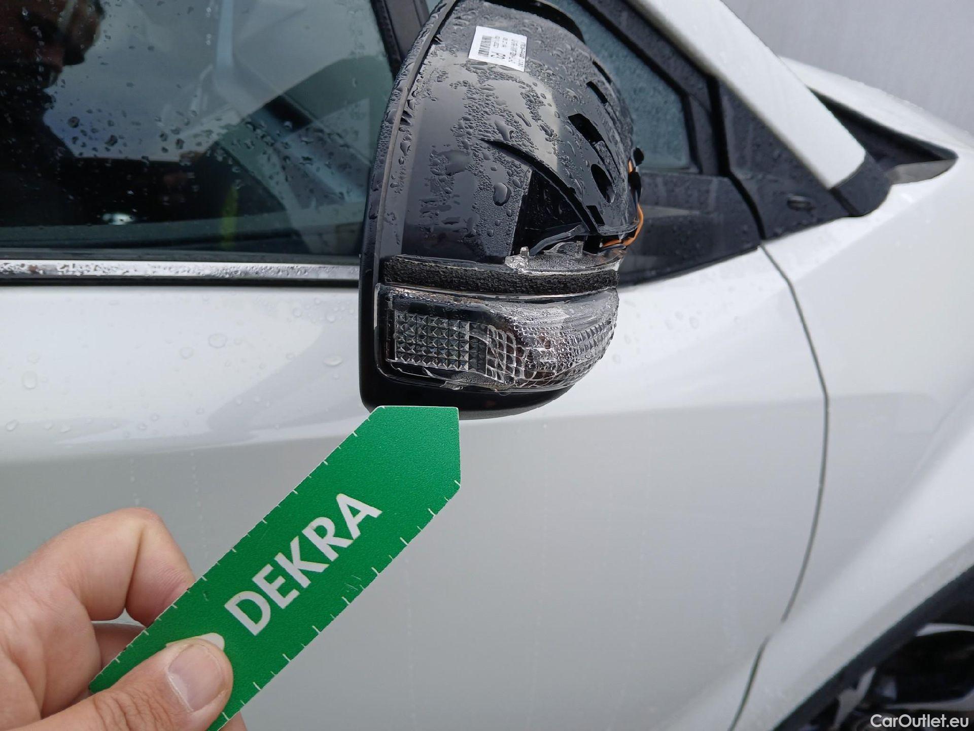  Toyota  C-HR TOYOTA  / 2019 / 5P / todoterreno 2.0 180H Advance #48